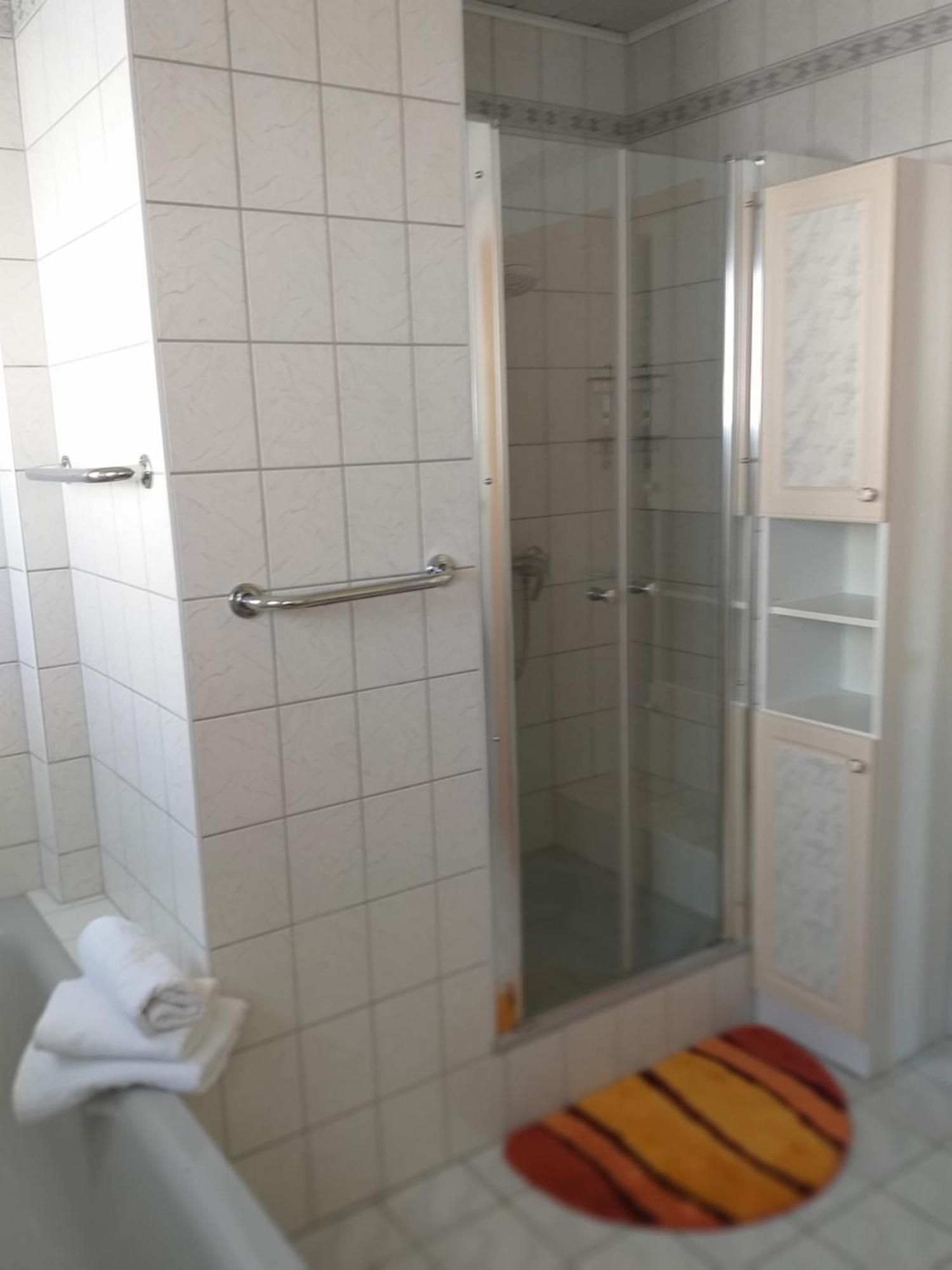 Apartment Zwei Schlafzimmer- Betten In Komforthoehe Baumholder Exterior photo