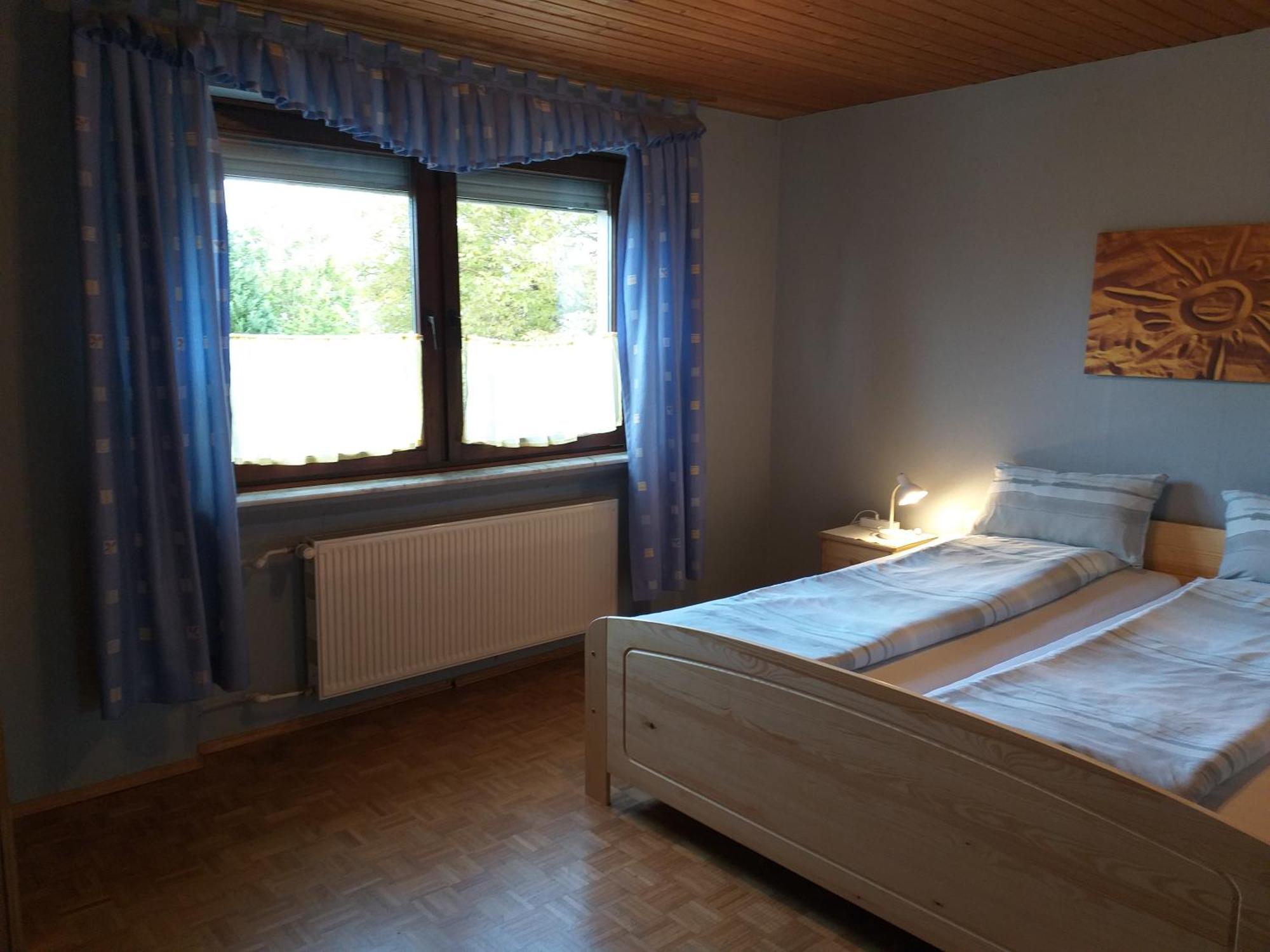 Apartment Zwei Schlafzimmer- Betten In Komforthoehe Baumholder Exterior photo